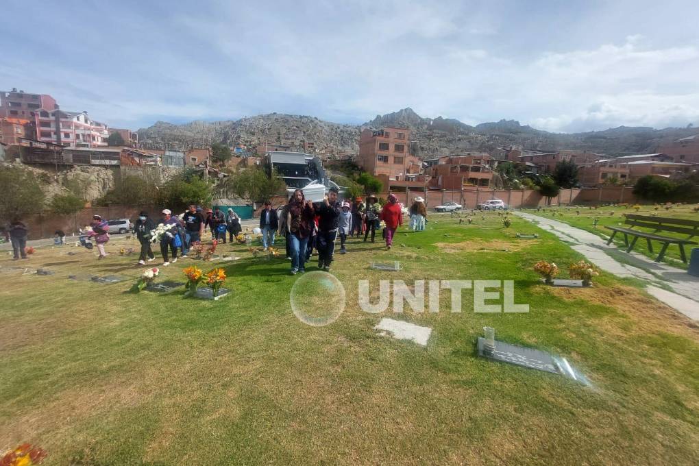 Familiares despiden a Iker de tres años Familiares despiden a Iker de tres años