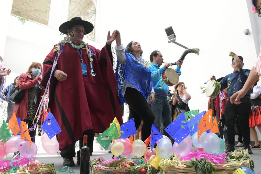 La celebración de compadres en el Legislativo. La celebración de compadres en el Legislativo.