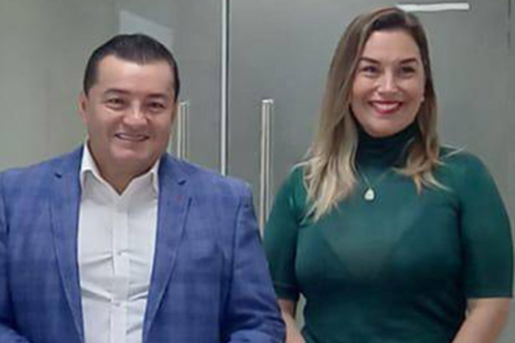Jhonny Fernández y Alejandra Flores son los dos accionados, según el reporte Jhonny Fernández y Alejandra Flores son los dos accionados, según el reporte