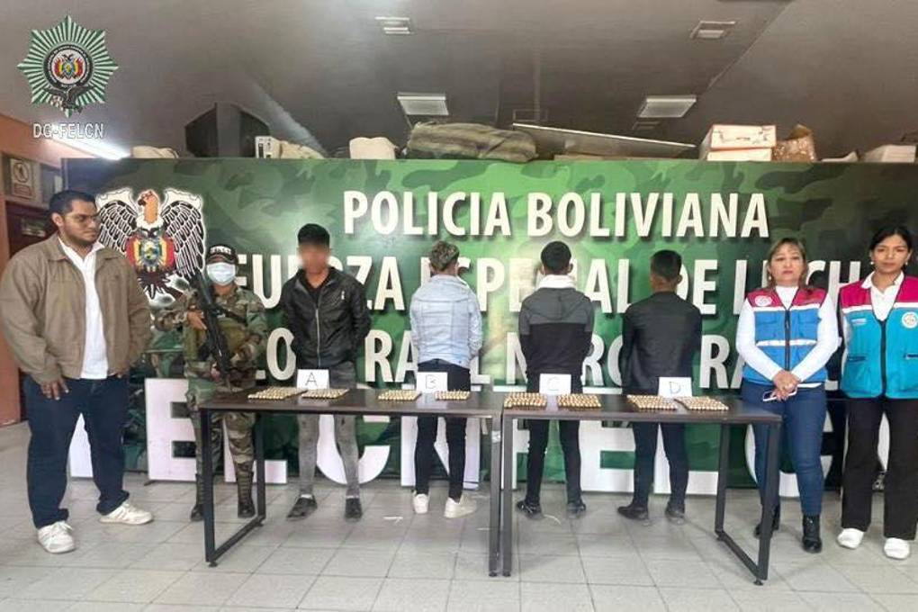 Los tres adolescentes y un joven mayor de edad, fueron aprehendidos. Los tres adolescentes y un joven mayor de edad, fueron aprehendidos.