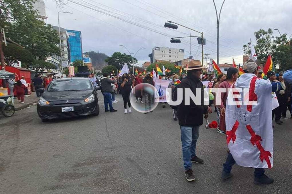 Ciudadanos comienzan la marcha en Sucre. Ciudadanos comienzan la marcha en Sucre.