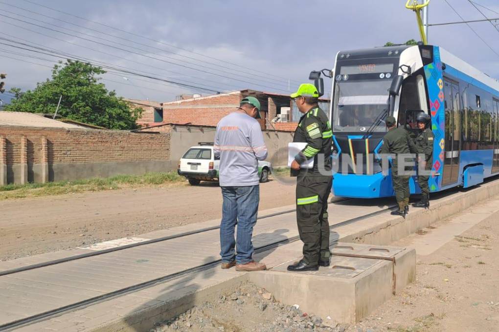 Personal policial investiga el caso Personal policial investiga el caso