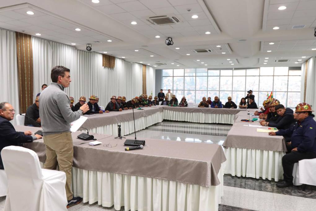 Encuentro de Rodrigo Paz con el sector minero, en La Paz