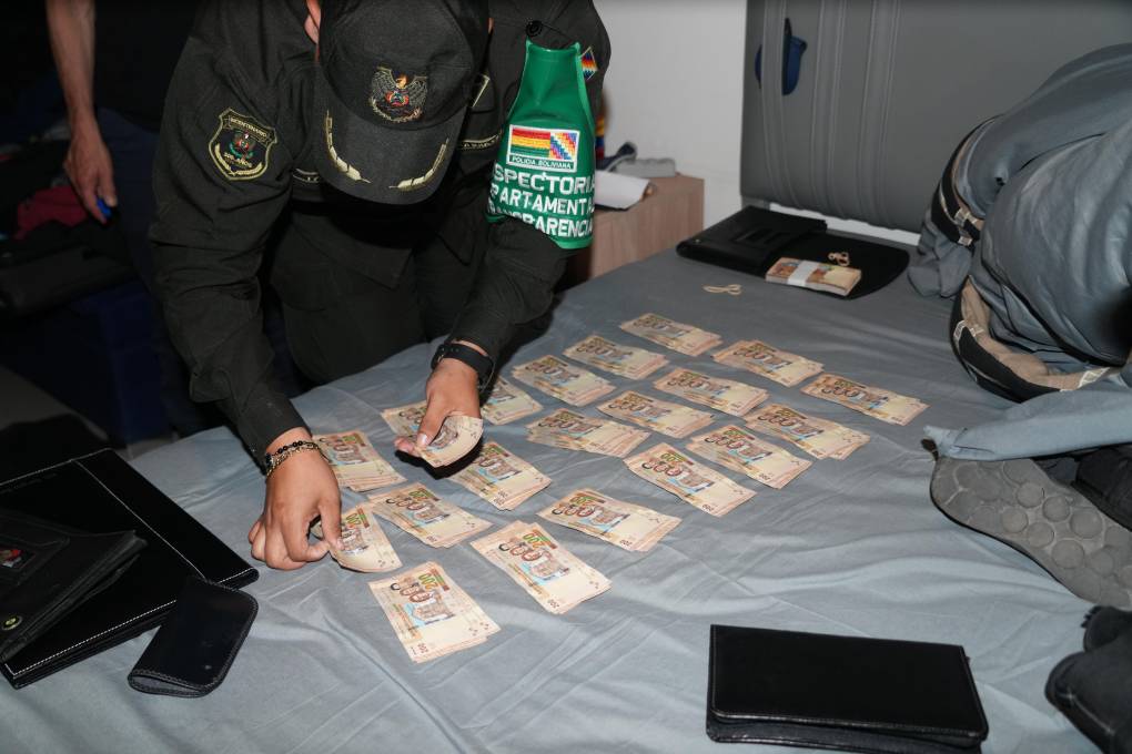 También se secuestró una importante cantidad de dinero en bolivianos