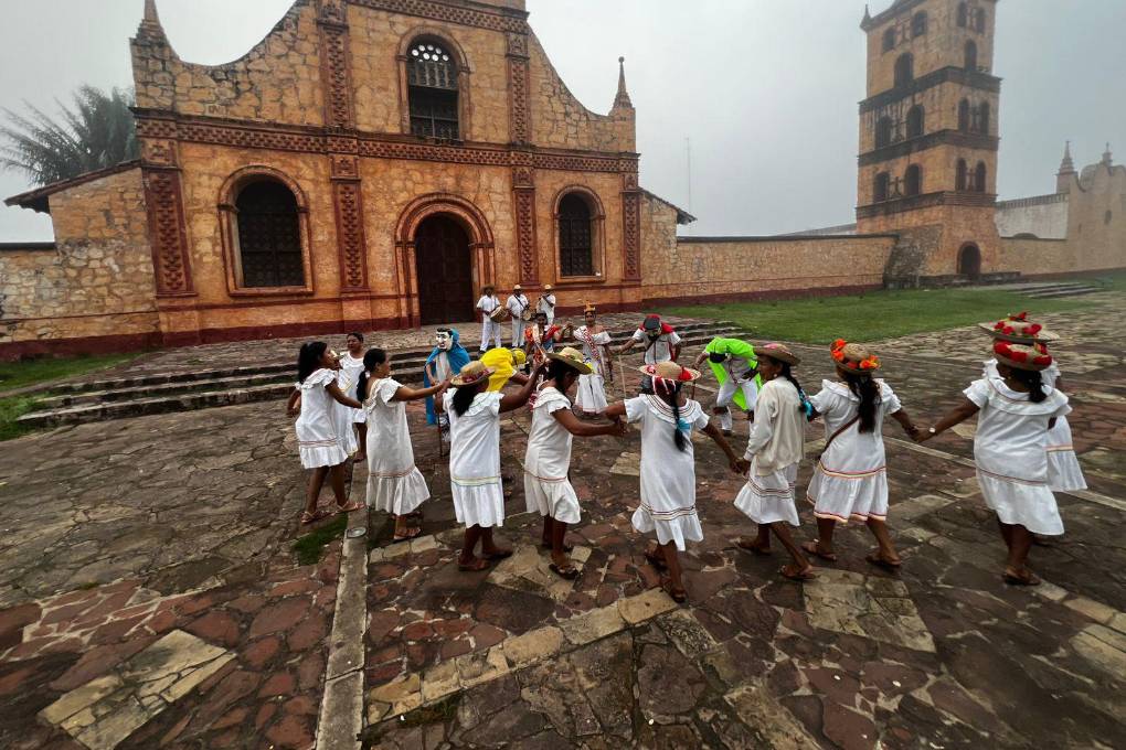 Inician los actos por los 465 años de la fundación de Santa Cruz
