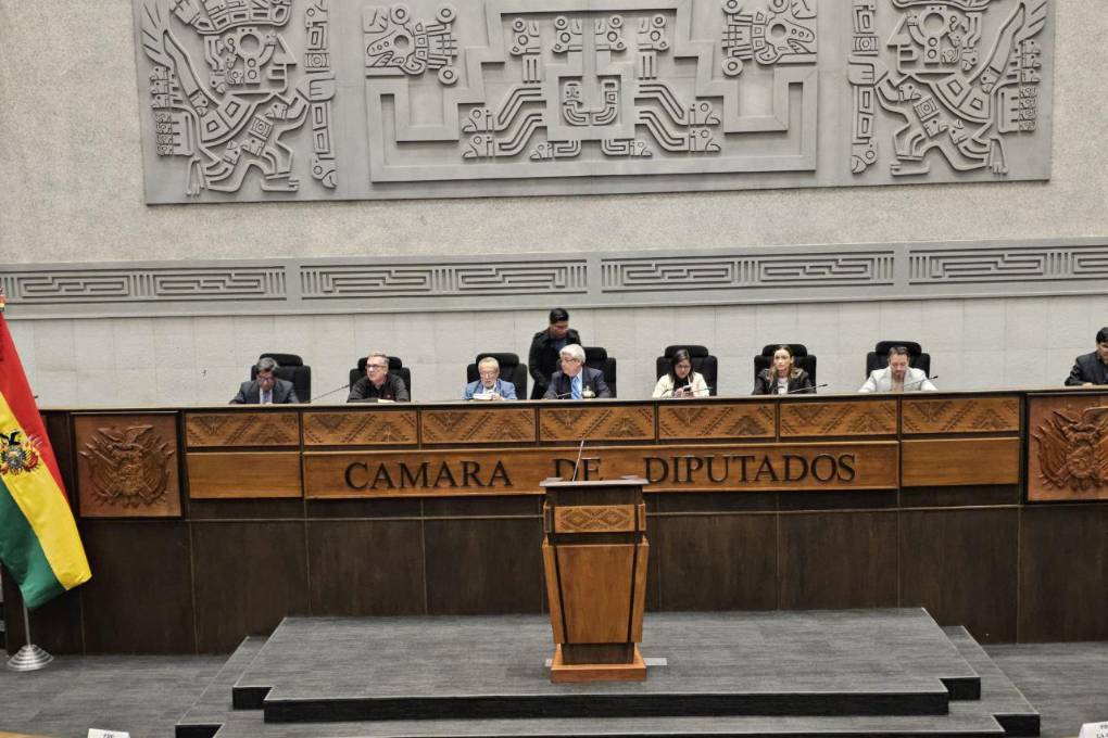 La directiva ad hoc en la sesión preparatoria de este martes.