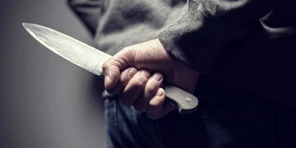 Mujer se debate entre la vida y la muerte tras ser apuñalada 12 veces ...