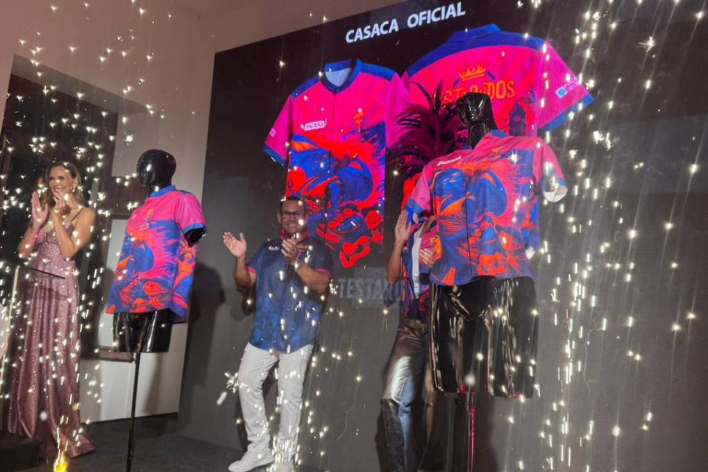 Con mucha alegría y brillo, así se vivió la presentación de la casaca.