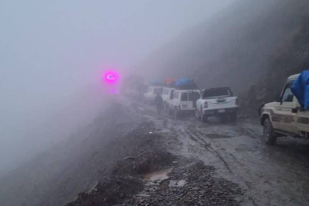 De manera preliminar, la Policía indicó que el accidente se debió a la niebla en la carretera.