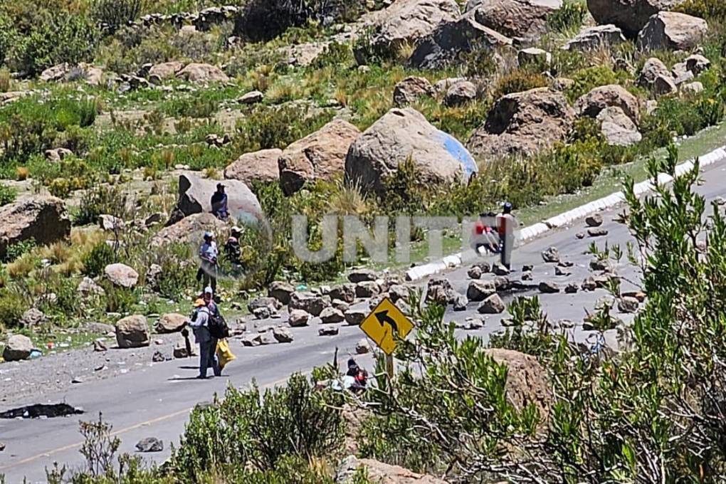 Hay personas que pasan caminando los puntos de bloqueo