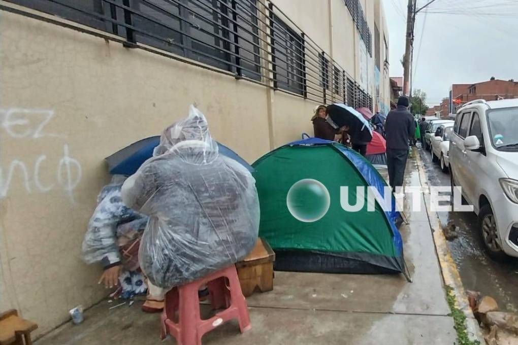En Cochabamba los padres madrugaron para el registro