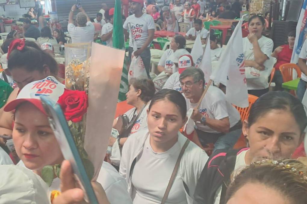 Libre realizó campaña en la zona de Los Lotes, en Santa Cruz.