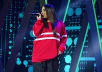 La imitadora de Billie Eilish, sigue vigente en competencia.