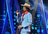 El imitador de Bruno Mars, transmitió sensibilidad con su presentación.