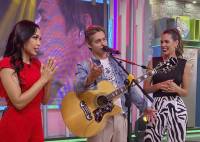 Carlos Baute invitó a Moira y Kerley a cantar con él