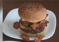 Un plato de pique macho fue convertido en una hamburguesa