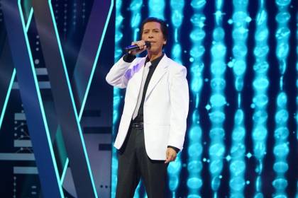 La voz del imitador de Manolo Otero vuelve a conquistar el escenario de los sueños