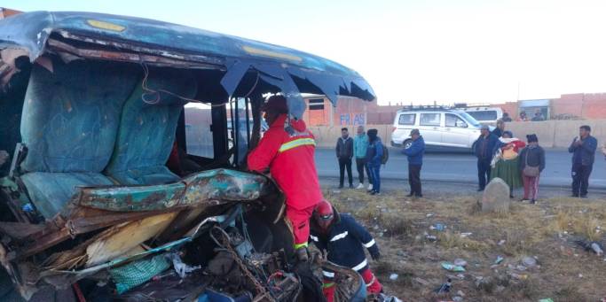 Tragedia en la ruta al lago Titicaca: Siete muertos y cinco heridos ...